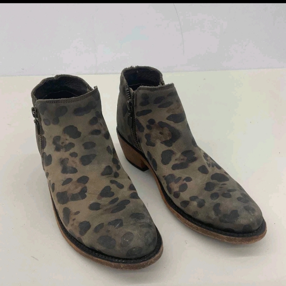 LIBERTY Black Gray Leopard Ankle Boots